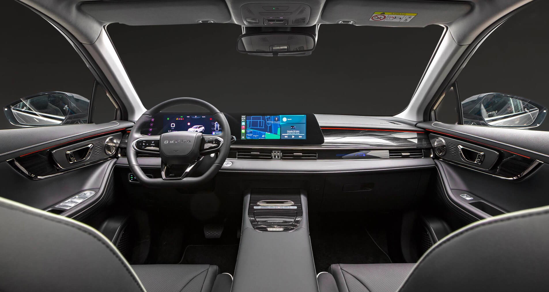 Omoda5 - interiér čierny